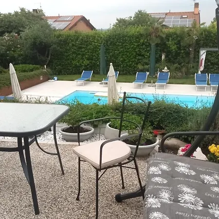 Magnolia Garda לינה וארוחת בוקר